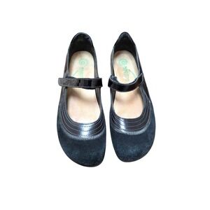 Naot Womens Black Suede & Patent Leather Mary Jane Shoes Size 39 EU